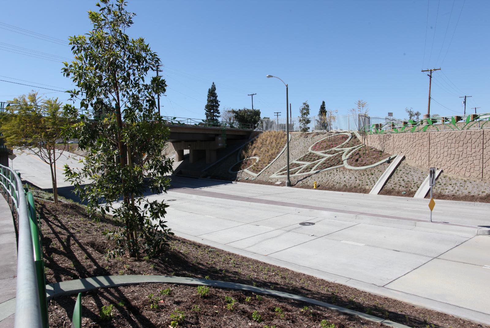 /Files/PROJECT_FILE/2f1c3d41-8752-49a7-ba51-f2ac00f8b985/Passons Boulevard Grade Separation.jpg